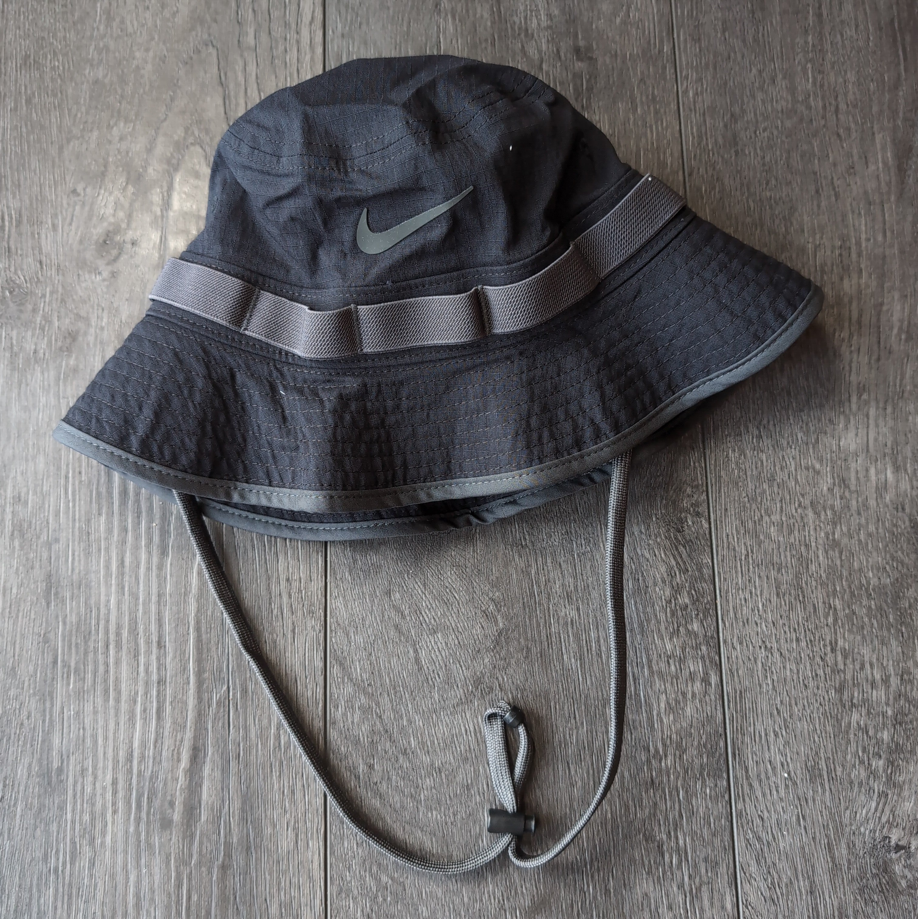 Nike Boonie Bucket Hat Black Peltr Active nike-boonie-bucket-hat-black-peltr-active